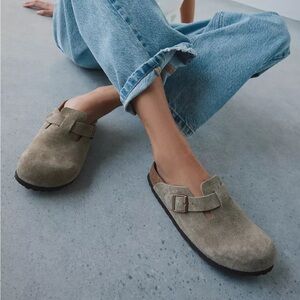 BIRKENSTOCK New Boston Soft Footbed clog in taupe